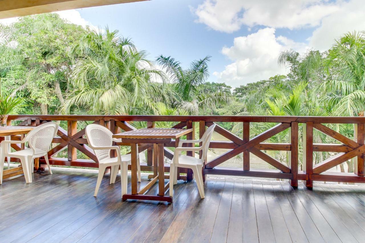 Mahogany Hall San Ignacio Esterno foto