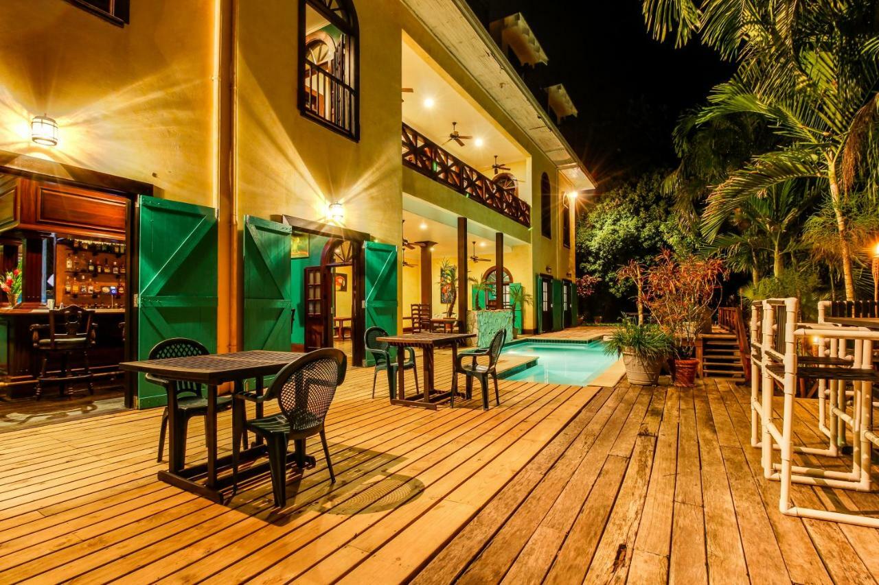 Mahogany Hall San Ignacio Esterno foto