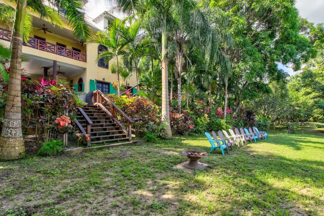 Mahogany Hall San Ignacio Esterno foto