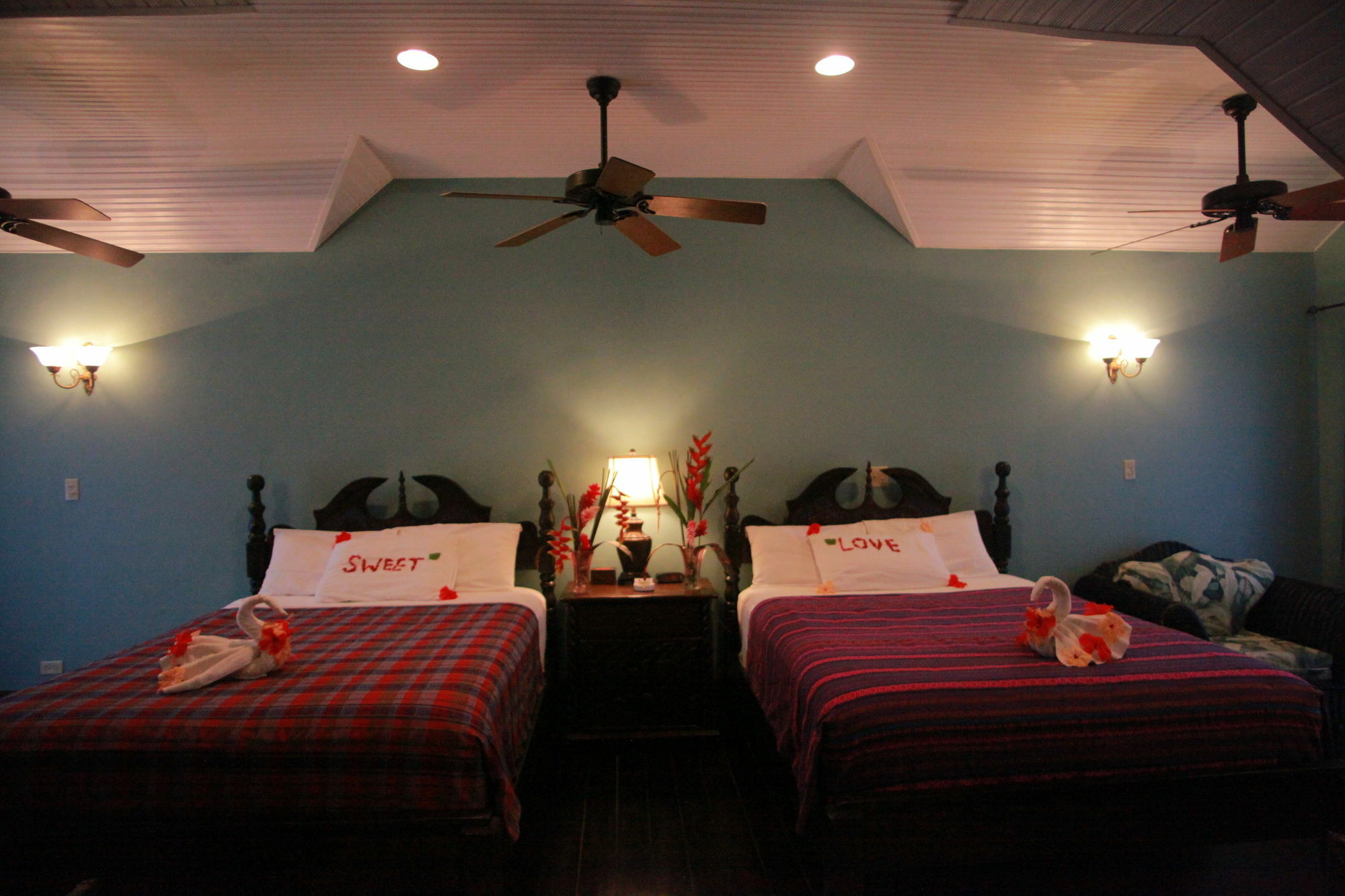 Mahogany Hall San Ignacio Esterno foto